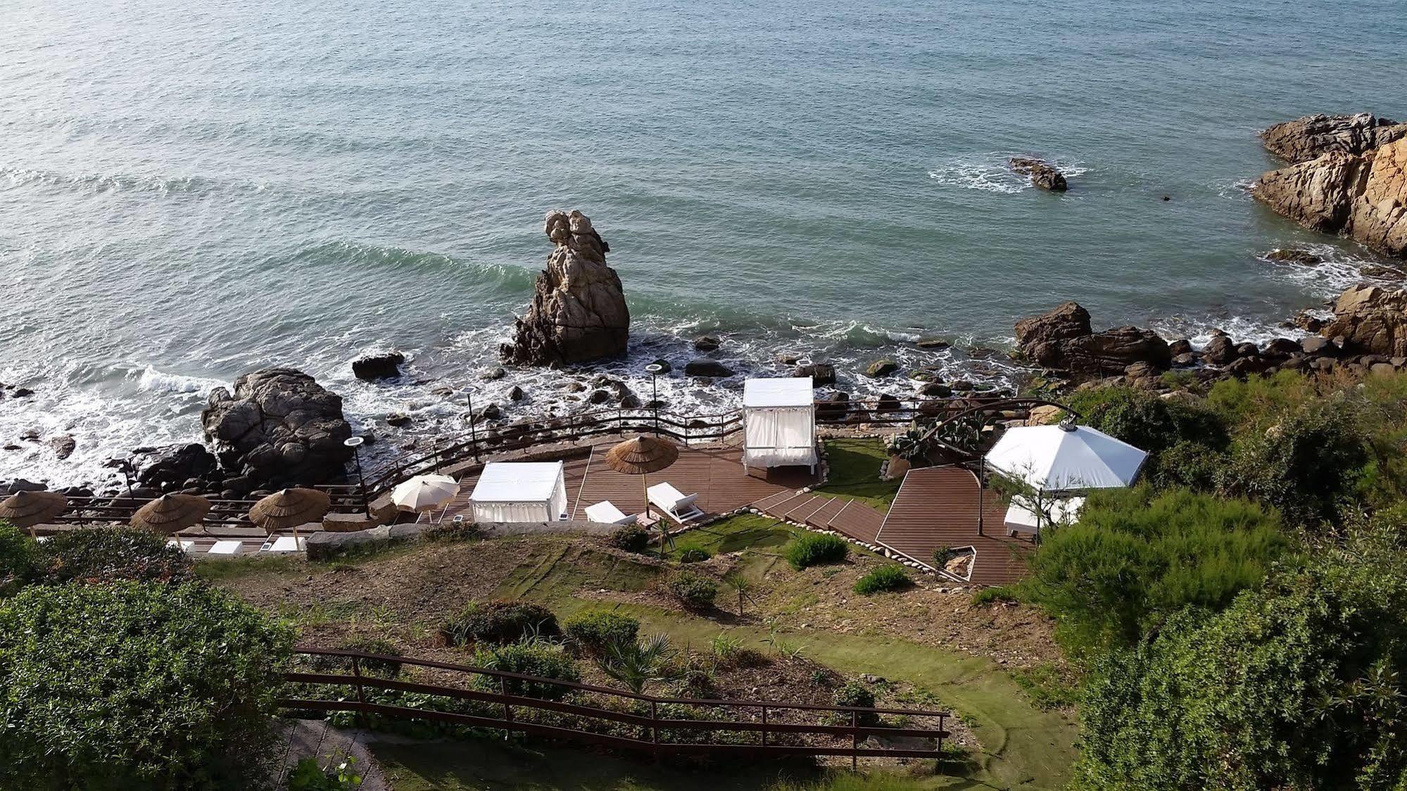 Calanica Resort
